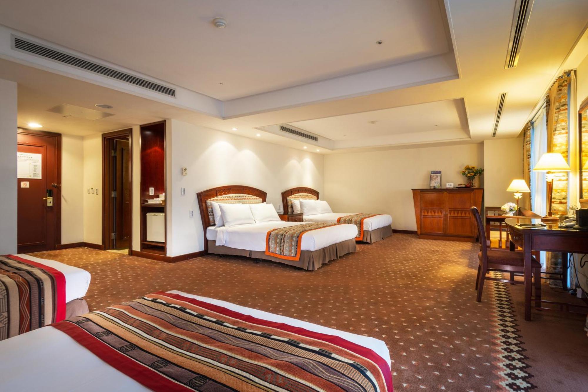 Formosan Naruwan Hotel Taitung Экстерьер фото A suite at the hotel
